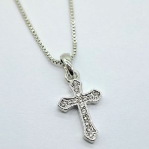 Ladies Silver Cross Pendant with Chain